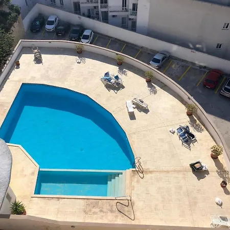 For 4 With Pool In Swieqi St Julians Is-Swieqi