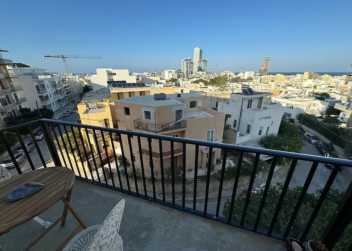 For 4 With Pool In Swieqi St Julians